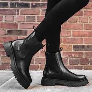 Legend Platform Lug Sole Chelsea Black Leather Boot